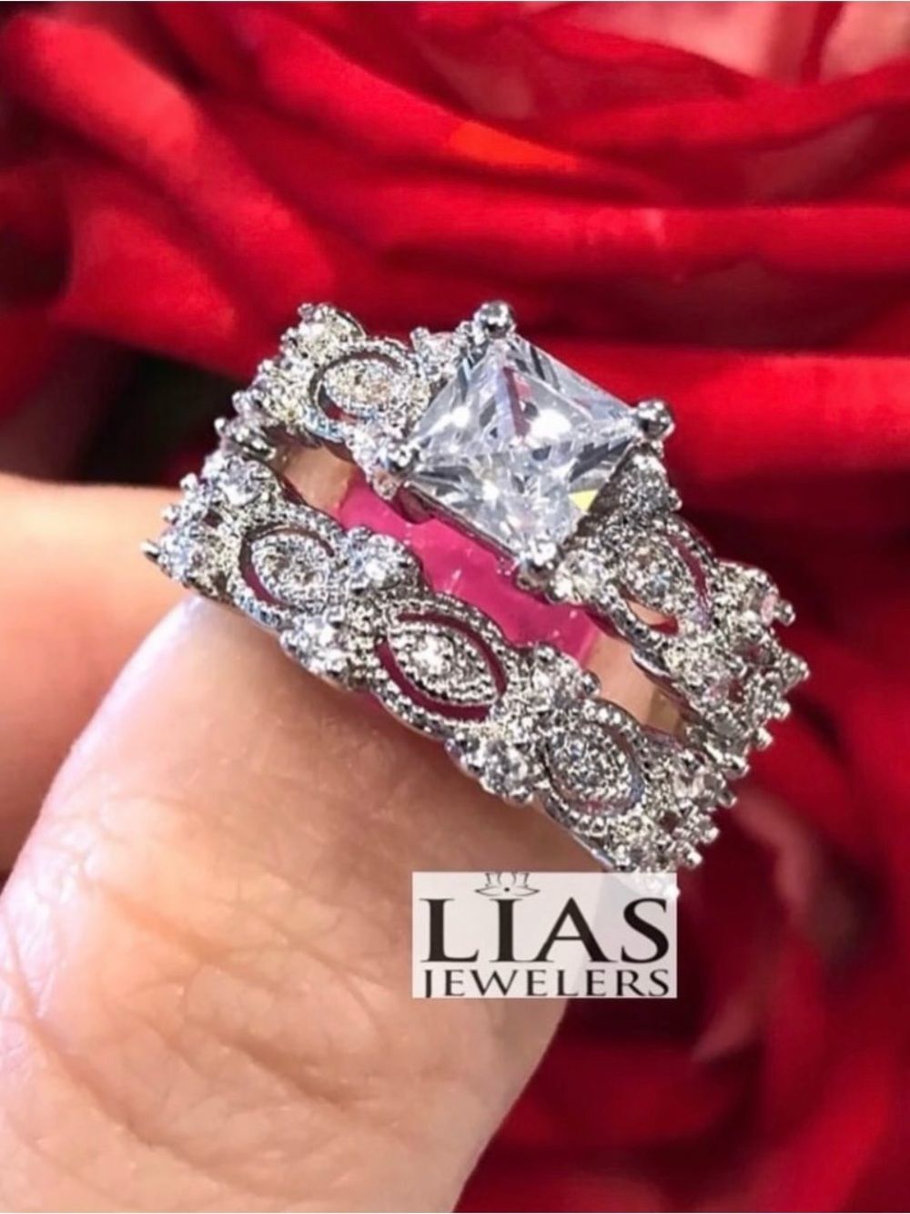 New 18k white gold wedding ring set